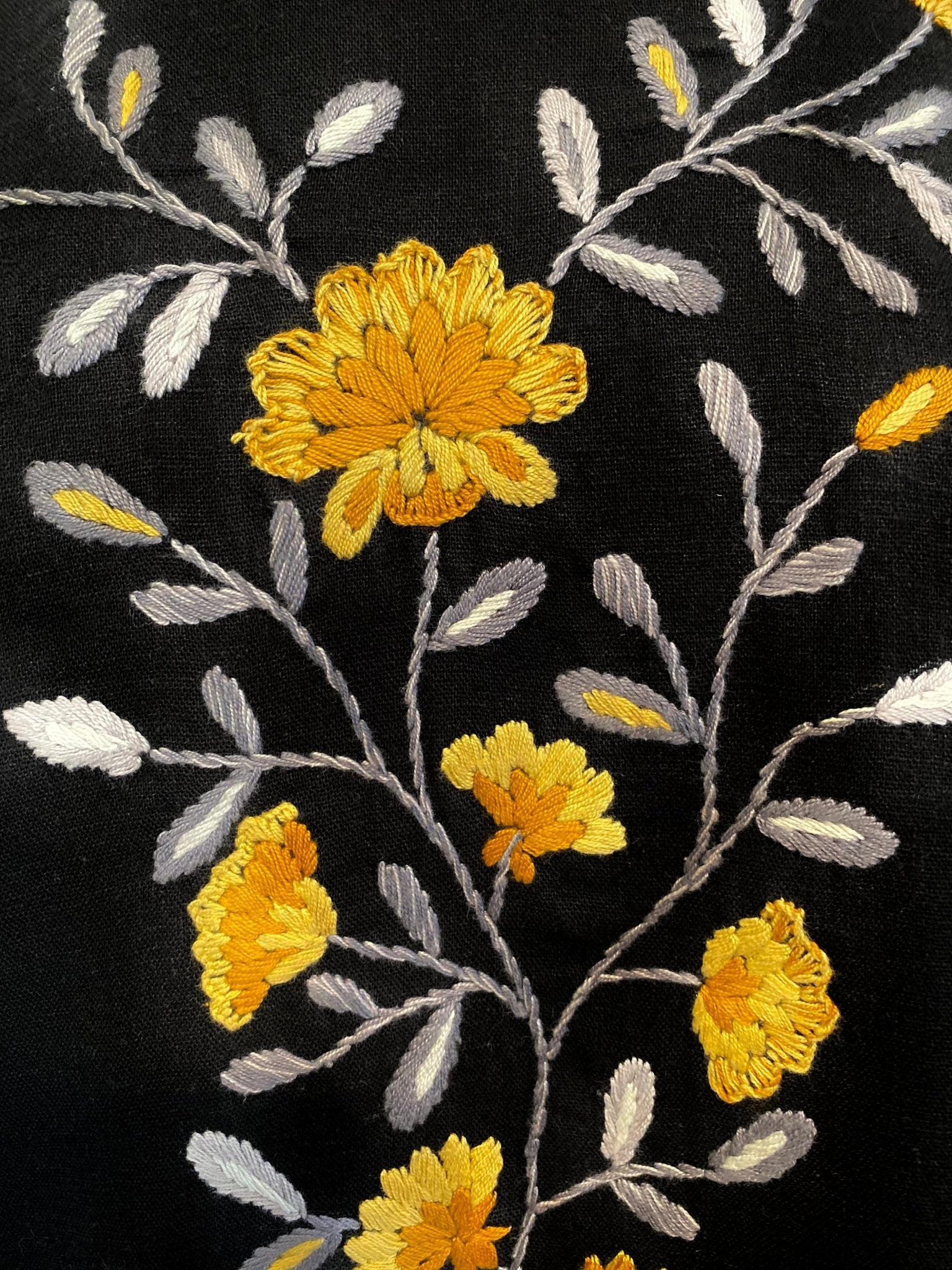 Camelia Ebony Safflower Top - Abrazo Style Shop