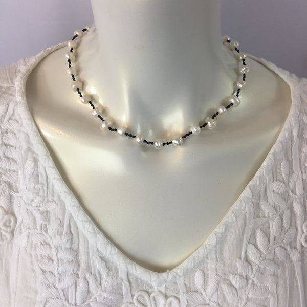 Magdalena knotted pearl necklace - Abrazo Style Shop